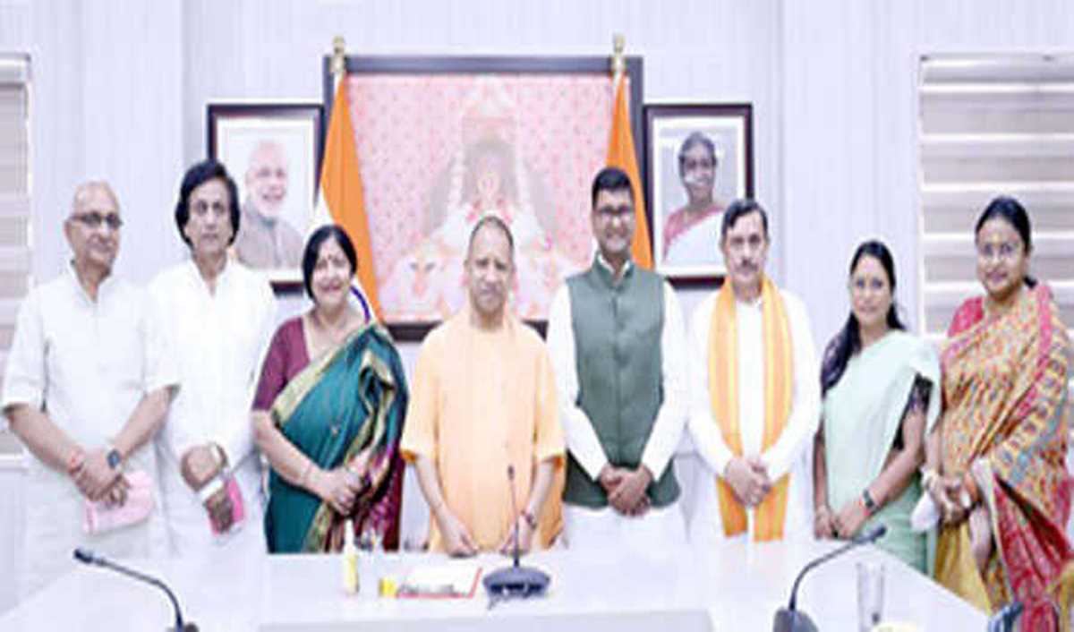 विकास के जरिये परिवर्तन लायें महापौर : योगी